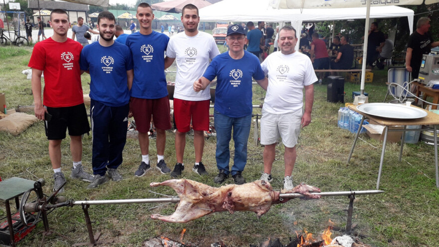 Petrovdanska ražnjijada u Apatinu je više od pečenih brava