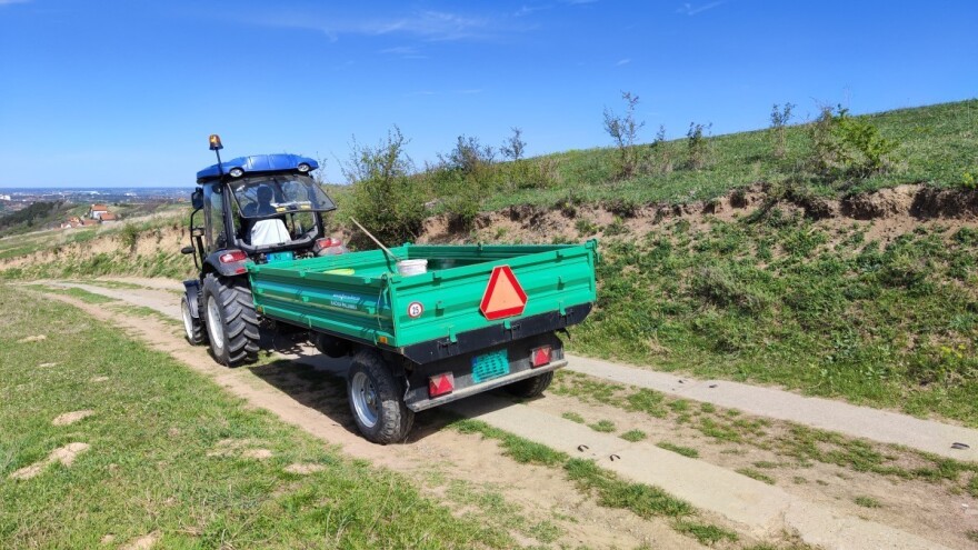 Tuga u susjedstvu: Poginuo trinaestogodišnjak kada je ispao iz traktorske prikolice