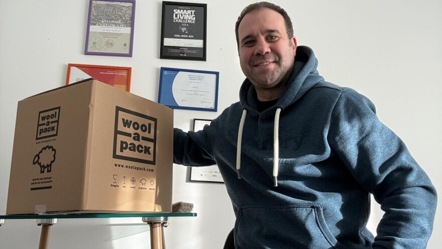 Jedinstveni izum stiže nam iz Vršca: Nikica je osmislio kutiju za hranu od ovčije vune