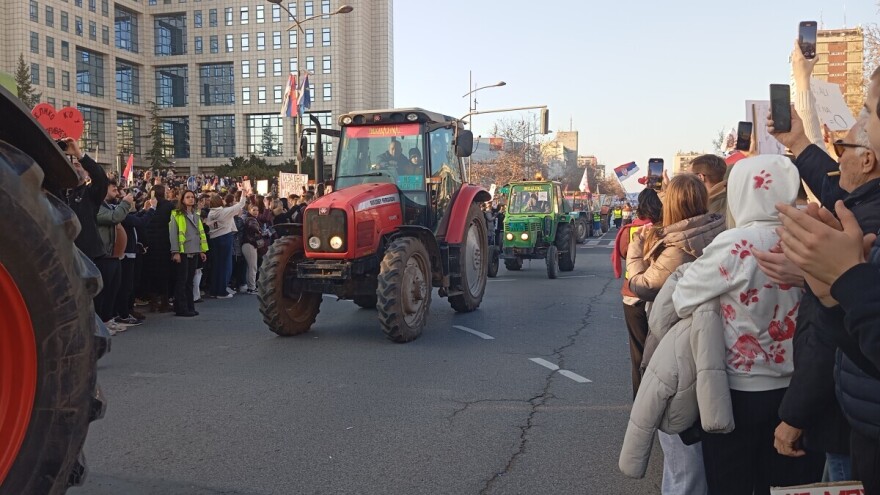 Počeo veliki protest u Novom Sadu - traktori stigli na blokade, poljoprivrednici kuvaju za studente