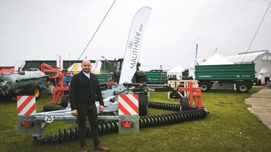 Mauthner u Gudovcu izložio tanjuraču koja obradi 12 hektara u sat vremena
