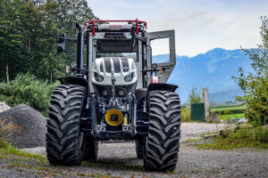 Steyr predstavio traktore za vojsku