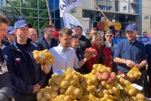 Rat zbog krumpira: Poljski poljoprivrednici osnivaju političku stranku