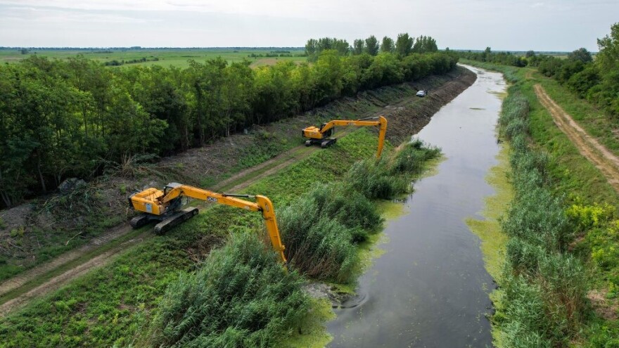 Čišćenje kanala Kosančić - Mali Stapar za efikasnije zalivanje njiva