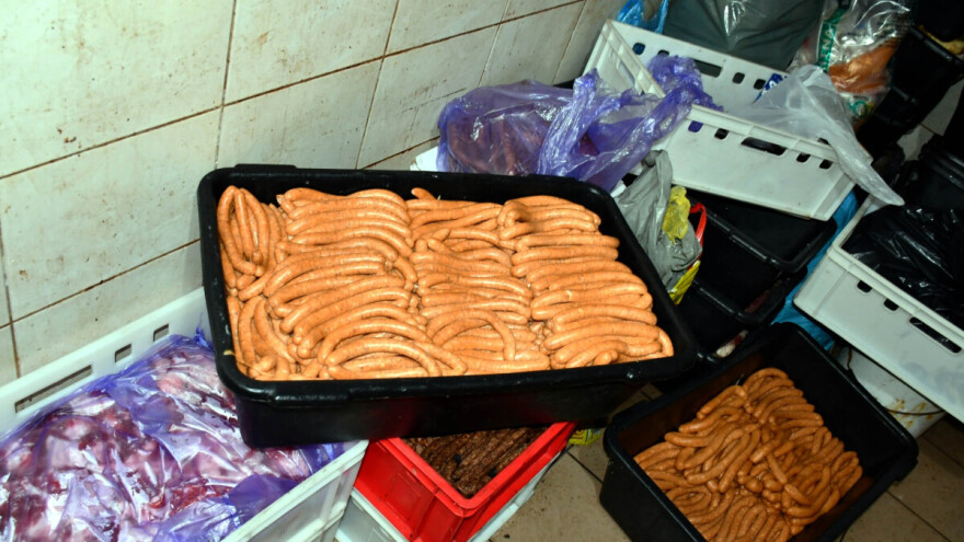 Pronađeno 3.000 kg nebezbednog mesa, uhapšena jedna osoba u Smederevu