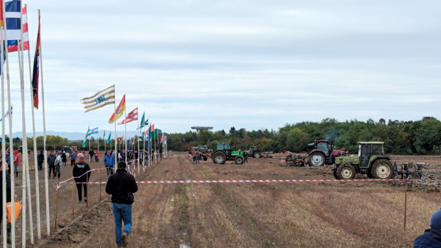 Obilna kiša nije odgodila državno natjecanje u oranju - imamo nove/stare prvake!