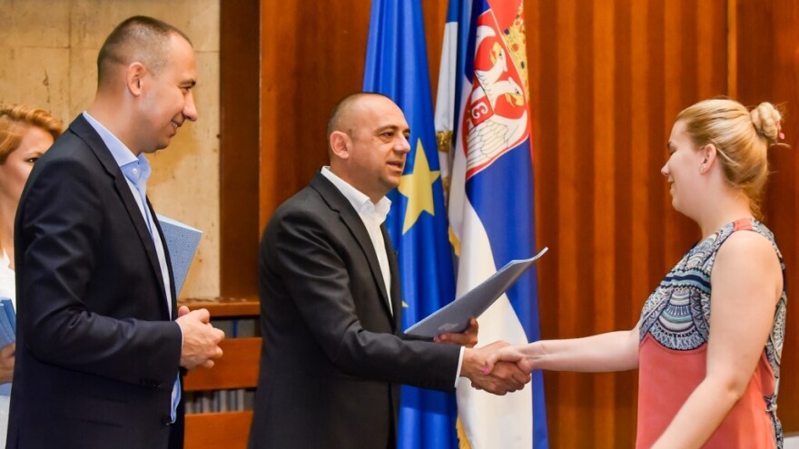 Mladim poljoprivrednicima bespovratno 250 miliona dinara