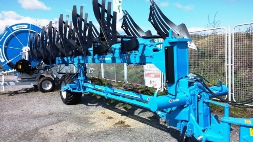 Rabe i He-Va izlažu u Novom Sadu