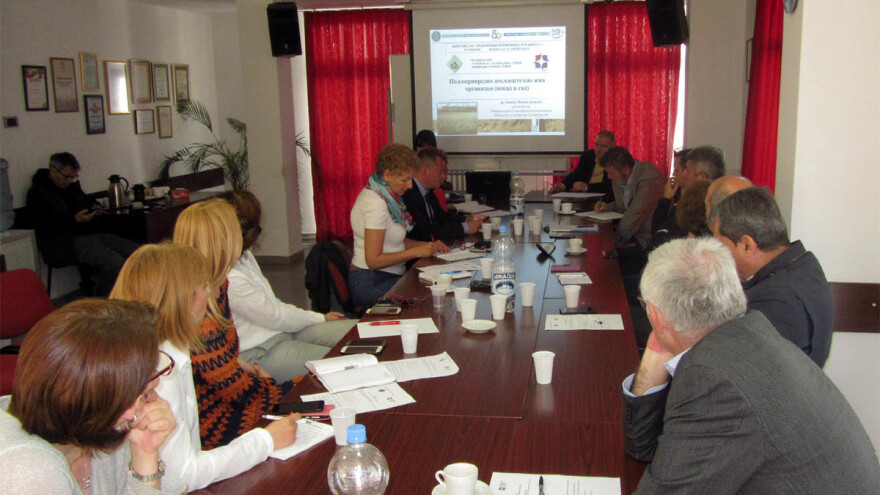 Semenari traže više državnih oranica