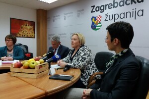 Jabuka lijepo cvjetka, kruška tepka - stare sorte voća moraju se očuvati