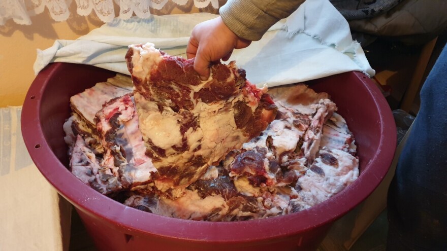 Vrijeme je svinjokolja: Kako salamuriti (pacati) meso za sušenje?