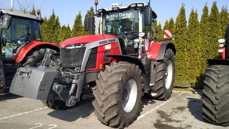 U Srbiji predstavljen traktor godine MF 8S.265