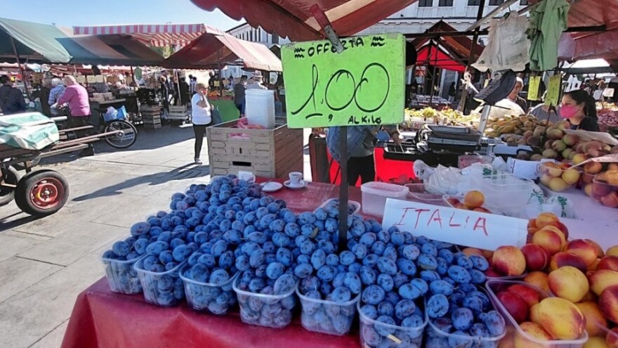 Posetili smo pijace i markete u Italiji - ovo su cene voća i povrća