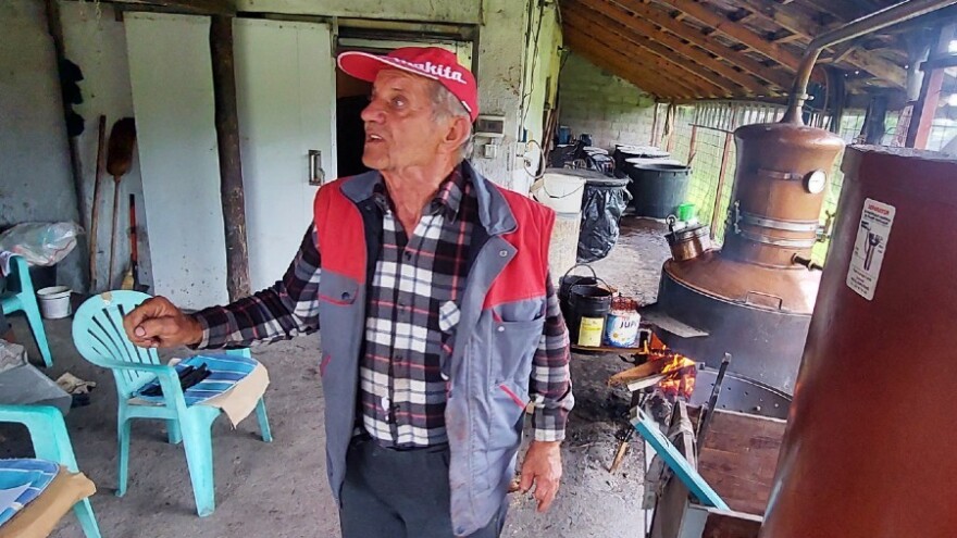 Ilija Mijatović - peče rakiju bez šećera, Nijemce "obara s nogu"