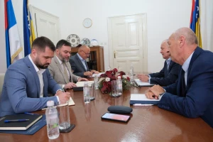 Košarac sa predstavnicima komorskog sistema: Podrška zabrani izvoza oblovine