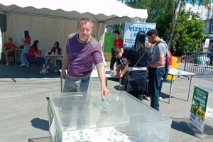 Posetioci sajma: Planiraju kupovinu traktora, ali "drže palčeve" da ga osvoje u nagradnoj igri