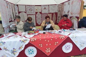 Harmonija ženskih ruku, igle, konca i mašte: "Ručni rad nema cenu"