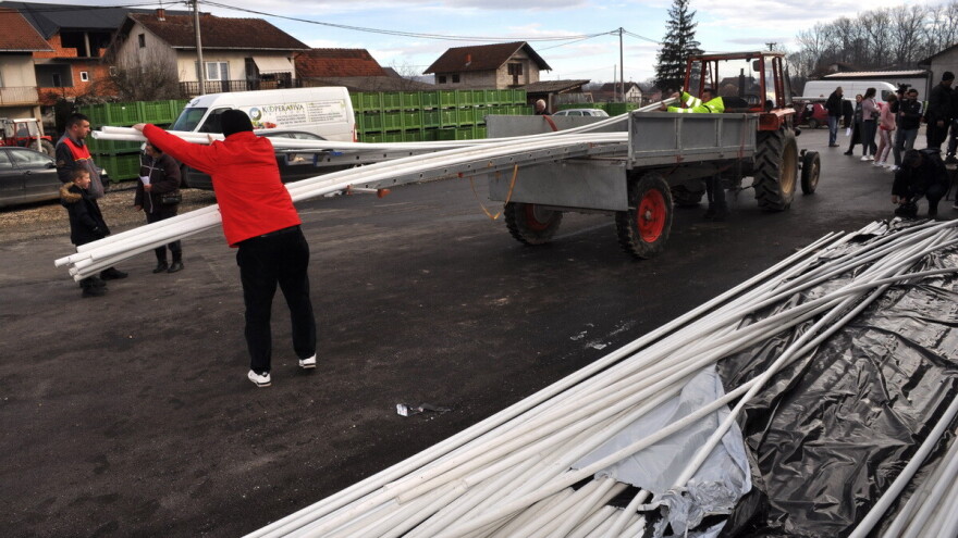 Prijedorčani preuzeli besplatne plastenike