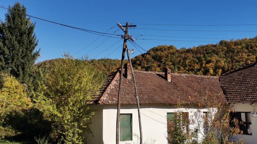 Bandere obrasle rastinjem, meštani valjevskih sela i dalje bez struje