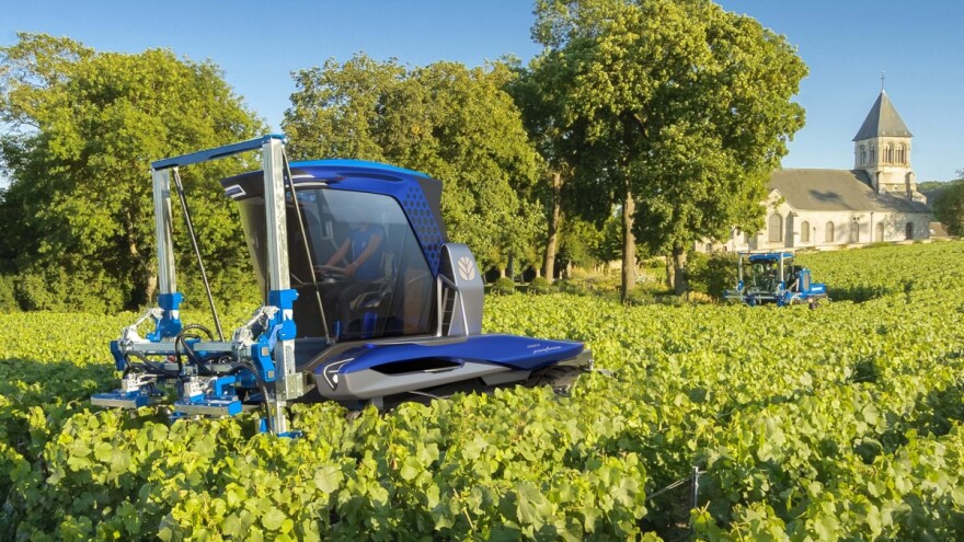 New Hollandov berač grožđa kreirao dizajner Ferrari traktora