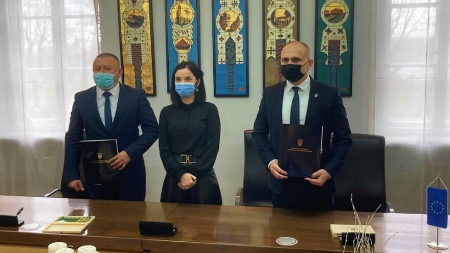 Potpisani ugovori o sufinanciranju: Centar slavonske svinje i logističko-distributivni centar