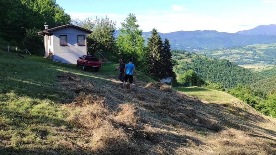 Napušteno, ne mora biti zapušteno - uređuju ognjišta porodica koje iseljavaju