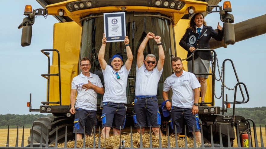 Moćni kombajn oborio Ginisov rekord u žetvi pšenice