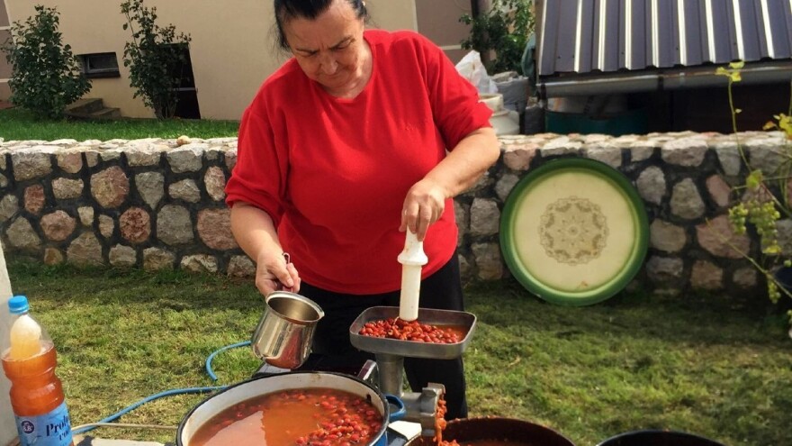 Žene sa sela se spremaju za sajam u Tuzli - šta će izložiti?