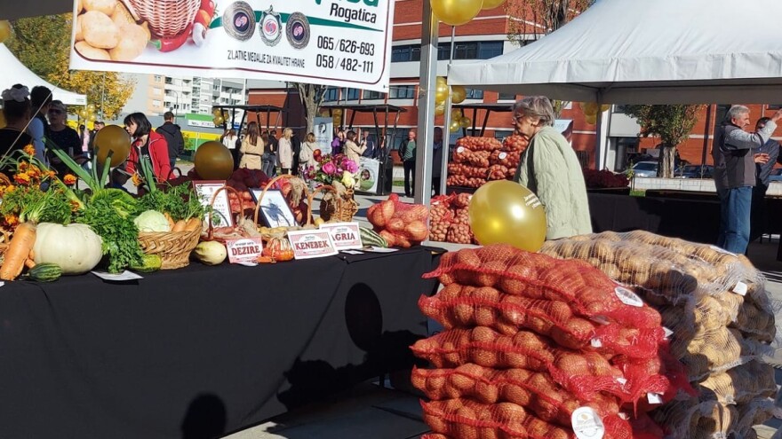 Čuveni rogatički proizvodi - krompir i kajmak, privukli brojne građane