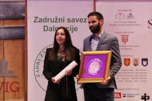 Laureat Sabatine Ante Sladić: Ako smo uzor barem jednom mladom vinaru, to je velika čast
