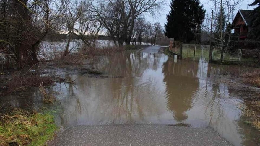 U Janji traktorom evakirali trudnicu, Una poplavila poljoprivredno zemljište