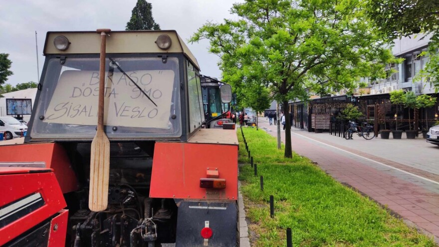 Širom Srbije protesti poljoprivrednika, dio krenuo i prema Beogradu