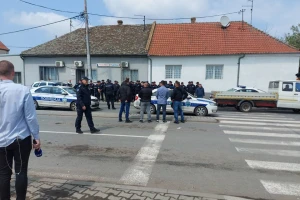 Policija poljoprivrednicima iz Pančeva: Ako se sami ne sklonite, mi ćemo vas skloniti