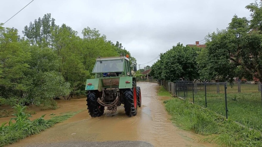 Vandredna situacija zbog padavina - makadamski putevi uništeni