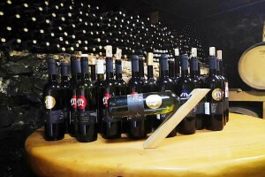 Zaokružena priča Branka Mihalja: Uz kušaonu i nova vina - Mačovo brdo i Ruža Mihaljeva