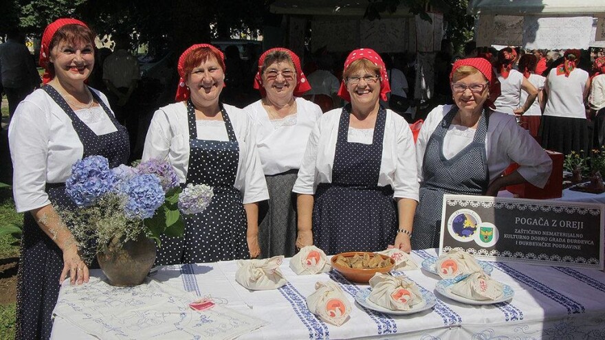 Vrtanj, zlevanka, kašnjaki - izvorne slastice koje moramo staviti na turistički stol