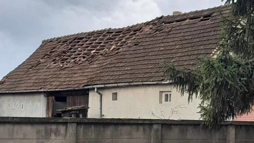 Orkanski vetar ostavio ogromnu štetu u selu Pivnice, pogođena i druga mesta