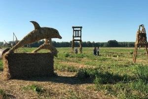 Žetva je završila, slama iznova pretvorena u umjetnička djela