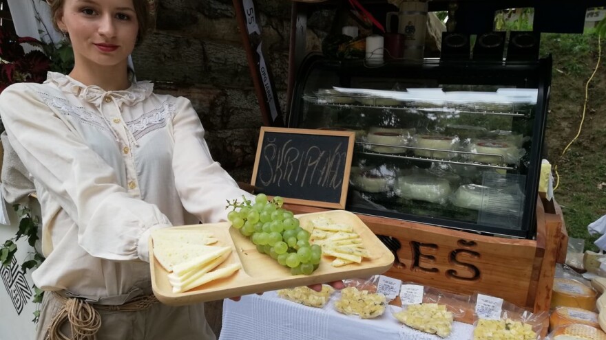 Iza OPG-a Jareš je 25 godina djelovanja, njihove sirane 10, a zaštitni znak im je sir koprivko