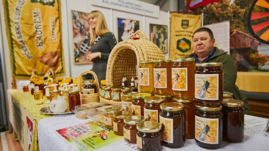 Uz jubilarni 20. Pčelarski sajam i 11. izložbu vina, prvi put Sajam voćarstva i voćarske opreme