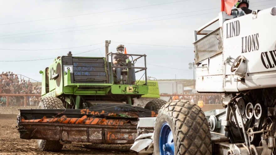 Kako izgleda borba kombajna u jednom američkom gradiću?