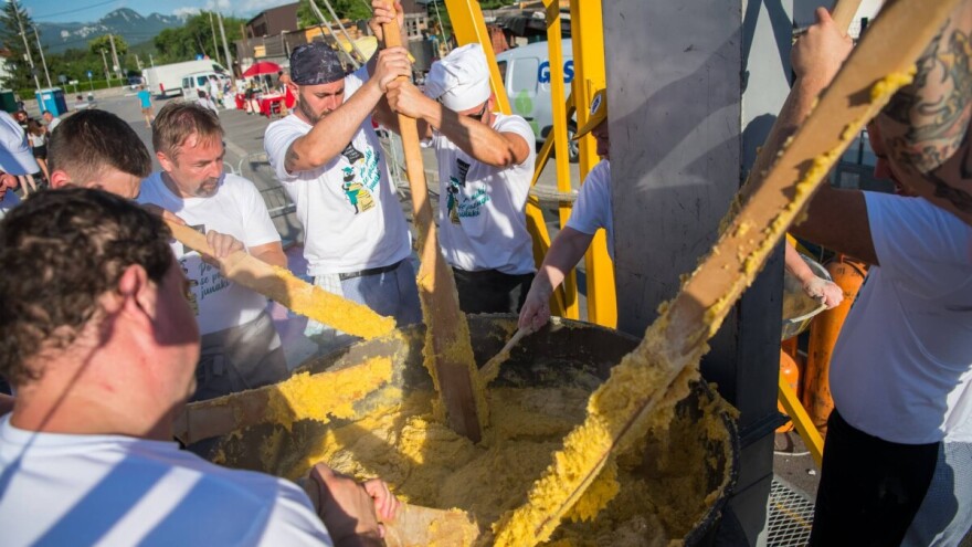 Zadnja subota u lipnju rezervirana za 16. Festival palente i sira u Dražicama