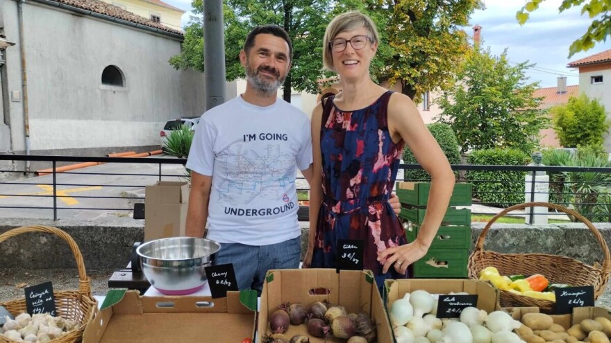 Degmečići povrće uzgajaju bez kopanja, svake godine nadodaju sloj komposta