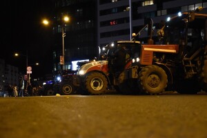 Poljoprivrednici sutra štite studente na protestu: 30 traktora blokiraće novosadske mostove