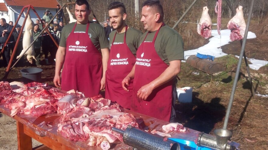 Od najbolje do najgore kobasice, najvećeg pivopiju i žderača, šta su sve birali u Bravskom?