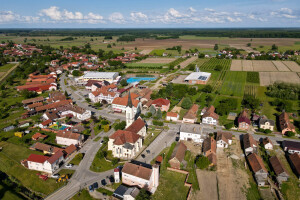 Općina zabranila špricanje trave i korova u dvorištima - vršit će strogi nadzor