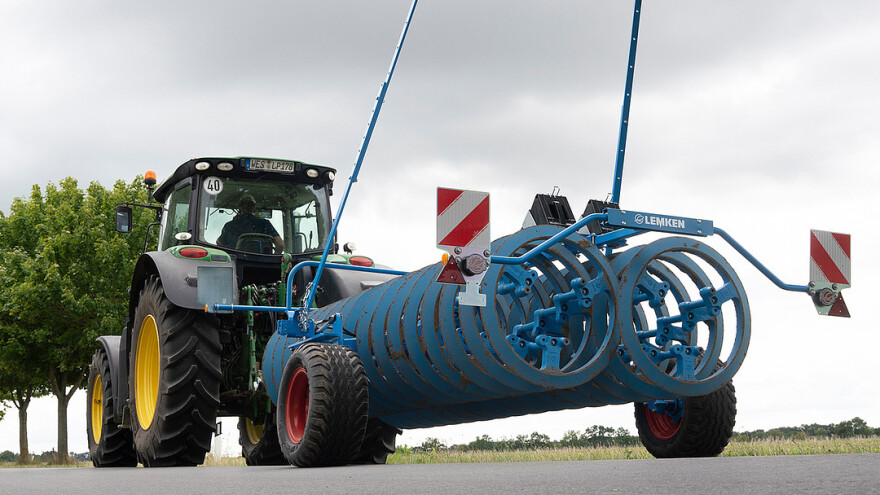Nova Lemken prikolica za lakši transport valjka za brazde