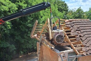 Vatrogasci s krova kuće skidali - traktor?!
