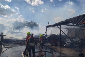 Požar gutao sjenik, kukuružnjak, traktor i priključke - šteta 45 tisuća eura