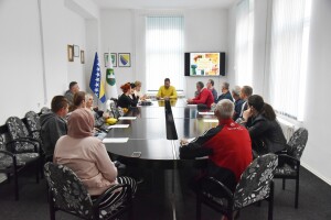 Veliko interesovanje: 20 polaznika započelo školu pčelarstva za početnike